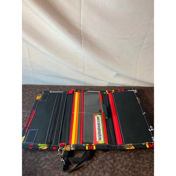 Chicago Blackhawks Lazy Dog crossbody/wallet - Picture 5 of 6